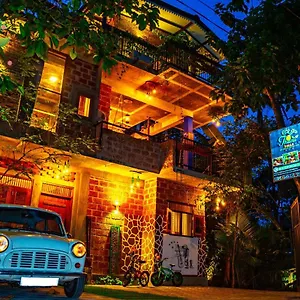 Thuru Hotel